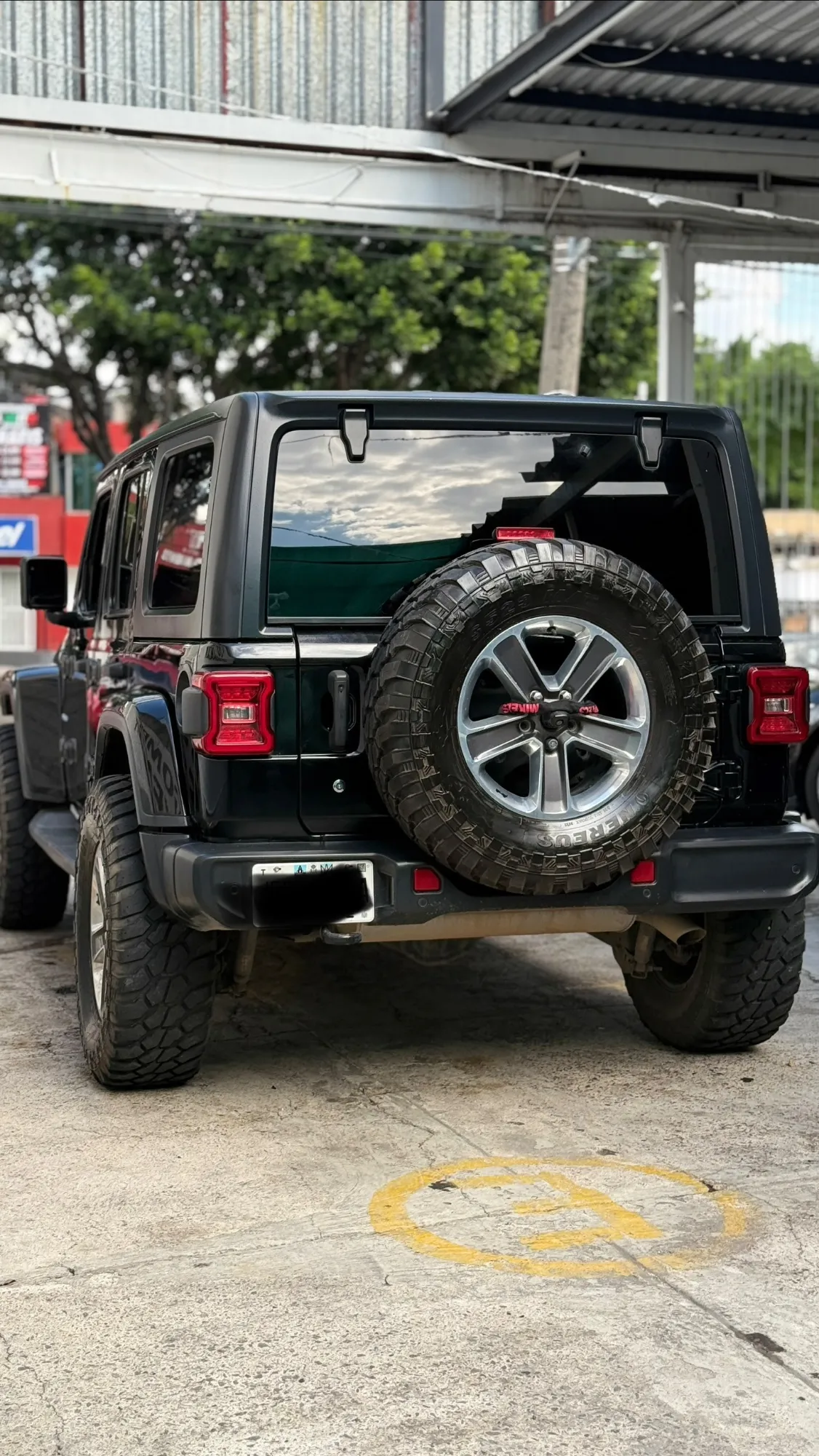 Jeep Wrangler Sahara Unlimited 2018 — foto 8